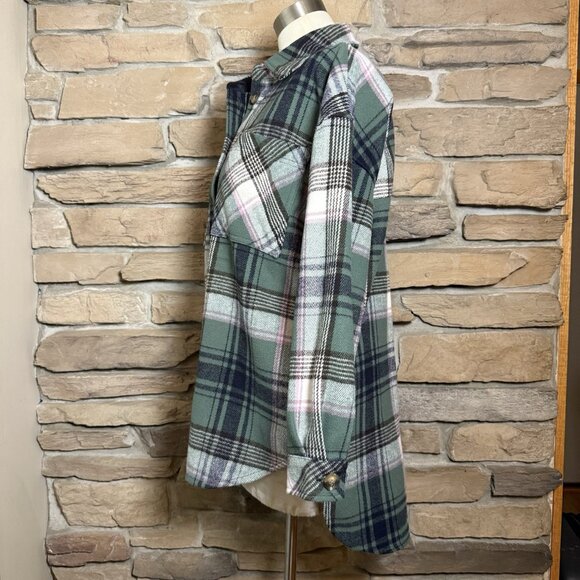 SO Women’s Plaid Shacket Jacket Green Multi Flannel Button Down Size Small - Picture 3 of 8